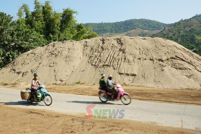 Bãi tập kết cát của Công ty cổ phần Thành Nam tại xã Sông Mã.