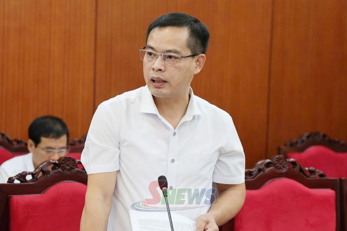 Lãnh đạo Thống kê tỉnh báo cáo tại cuộc làm việc.