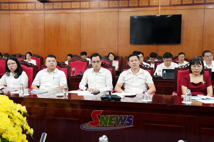 Các nhà đầu tư dự cuộc làm việc.