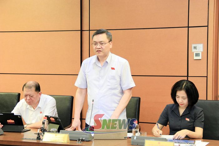 Đại biểu Quàng Văn Hương phát biểu