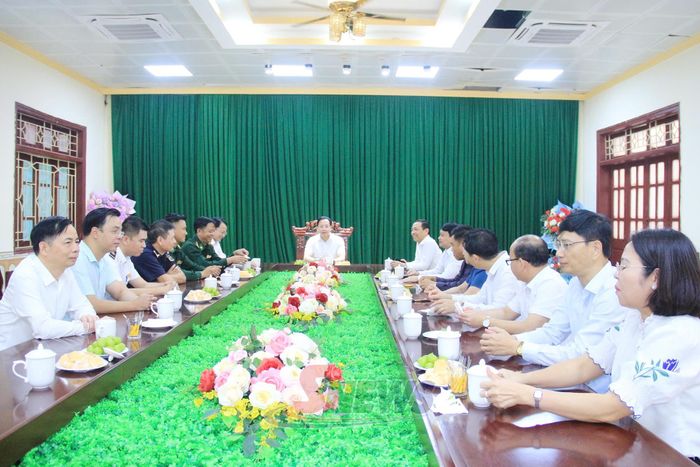Đoàn công tác thăm Đồn Biên phòng Cửa khẩu Chiềng Khương.