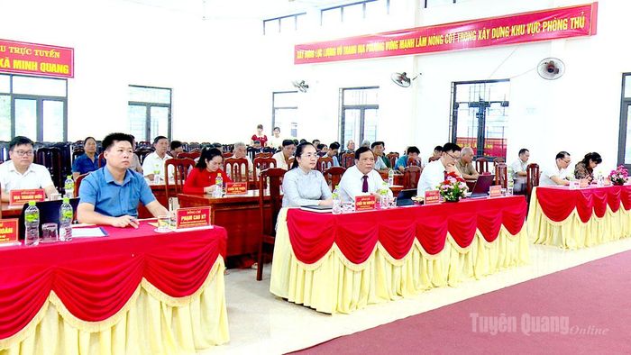 Đại biểu dự chương trình.