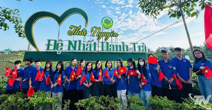 Du khách check-in "Thái Nguyên đệ nhất danh trà".