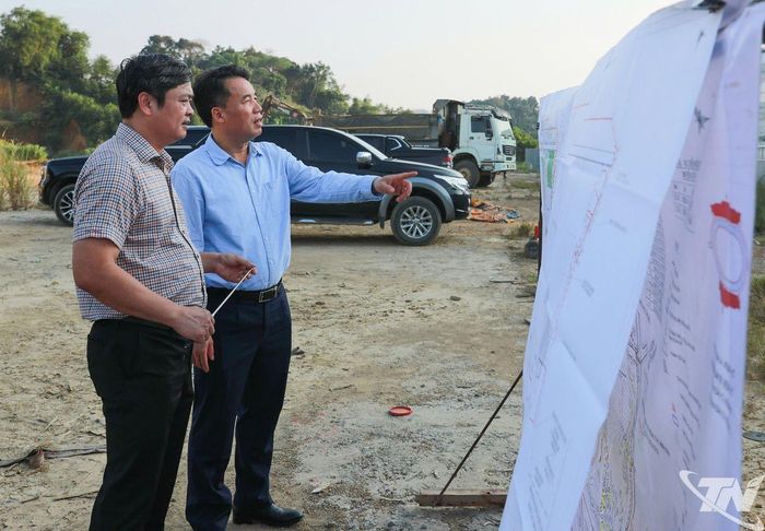 Đồng chí Chủ tịch UBND tỉnh Nguyễn Thế Mạnh nắm thông tin Dự án.