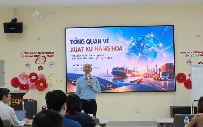 Ông Trần Thanh Hải, Phó Cục trưởng Cục Xuất nhập khẩu, Bộ Công Thương nhấn mạnh yêu cầu nâng cao năng lực hiểu và vận dụng quy tắc xuất xứ trong hoạt động sản xuất, kinh doanh.