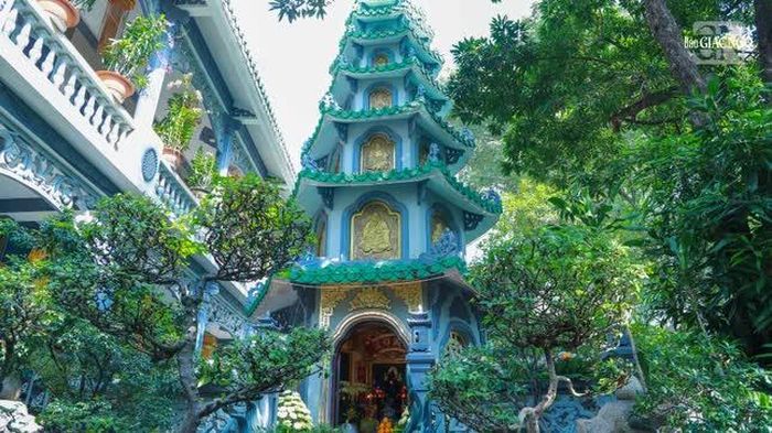 Bảo tháp cố Hòa thượng Thích Đạo Thanh được an trí trong khuôn viên chùa Pháp Hoa