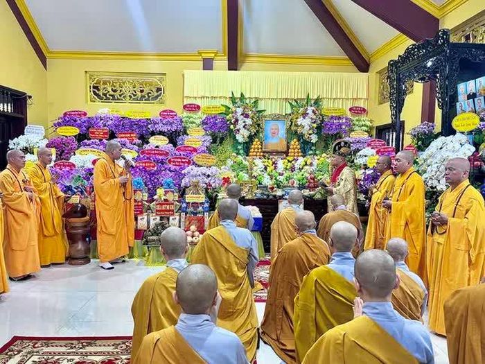 Khóa lễ cung tiến Giác linh