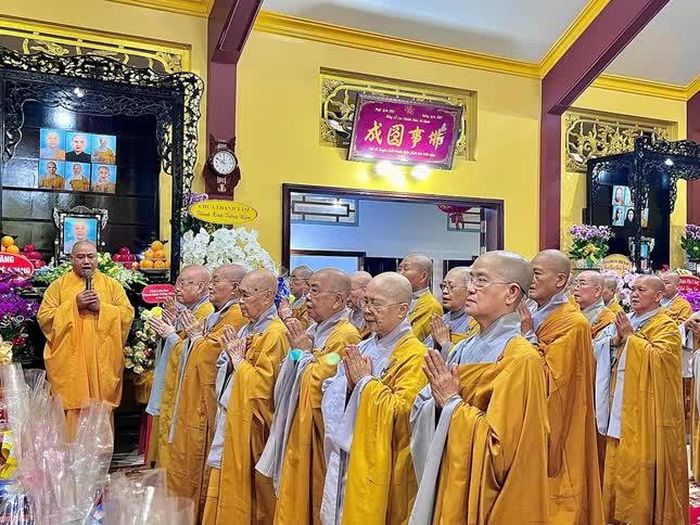 Chư Ni Phân ban Ni giới Trung ương và TP.HCM tưởng niệm