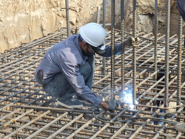 Hiện nhà thầu đã cơ bản hoàn thành xây dựng cầu Cẩm Lý, xây dựng xong nền đường dẫn hai bên. Riêng cầu vượt đường sắt đã hoàn thành mố M1, bệ thân trụ T 1, 2, 3, 4, 5, 12, 13 và hoàn thành bệ mố 10.