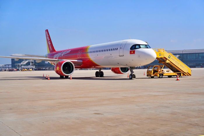 Ở giai đoạn đầu khai thác, sân bay Long Thành sẽ có hai hãng hàng không là Vietnam Airlines và Vietjet tham gia bay.