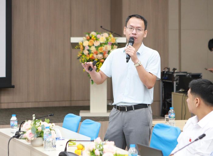 Ông Tường Thế Biên đã trình bày cách tiếp nhận, quản lý hồ sơ BIM trên môi trường dữ liệu chung.