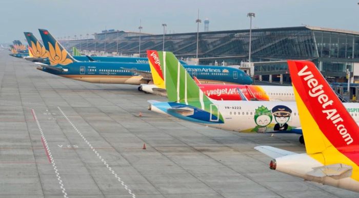 Cục Hàng không Việt Nam yêu cầu các hãng rà soát mạng bay, nghiên cứu khôi phục các đường bay đã tạm dừng, mở mới tuyến bay tiềm năng và xây dựng kế hoạch khai thác cho giai đoạn cuối năm 2026, 2027.