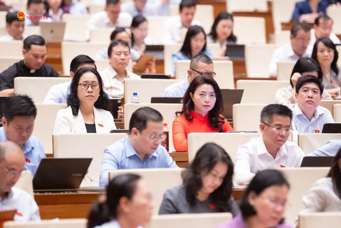 Các đại biểu tham dự phiên họp. Ảnh: Phạm Thắng