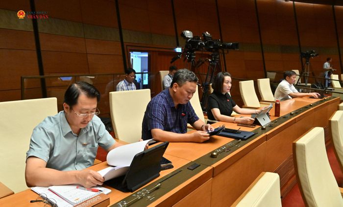 Các đại biểu tham dự phiên họp. Ảnh: Quang Khánh
