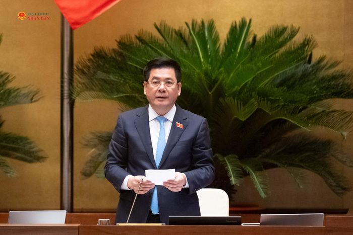 Phó Chủ tịch Quốc hội Nguyễn Hồng Diên điều hành nội dung phiên họp. Ảnh: Phạm Thắng