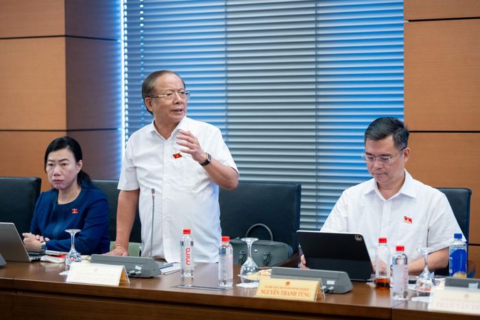 ĐBQH Nguyễn Văn Thân (TP. Hồ Chí Minh) phát biểu thảo luận tại Tổ 2