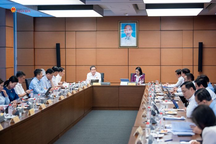 Toàn cảnh phiên thảo luận tại Tổ 2, Đoàn ĐBQH TP. Hồ Chí Minh