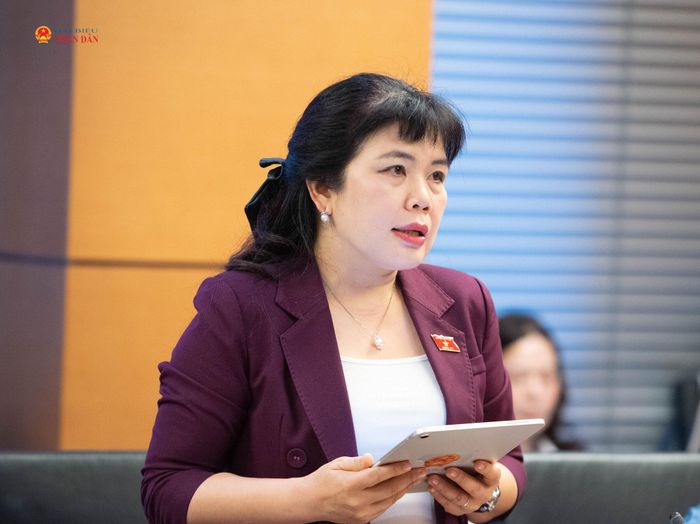 ĐBQH Nguyễn Thị Thu Hà (TP. Quảng Ninh) phát biểu. Ảnh: Xuân Quý