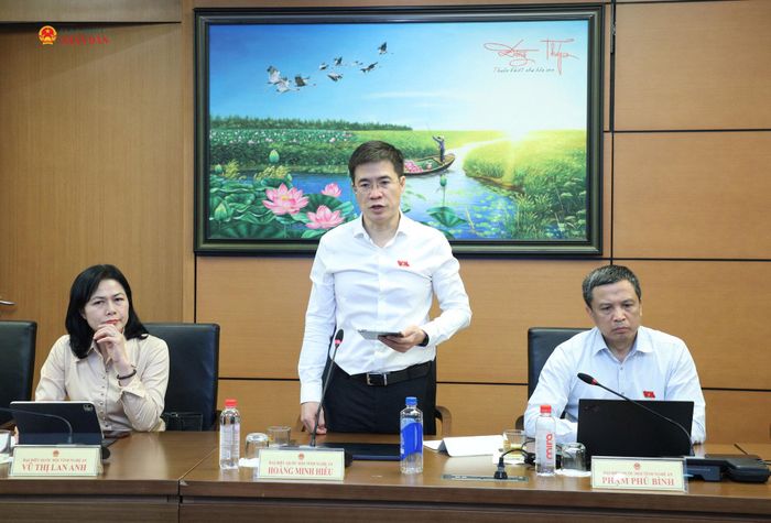 ĐBQH Hoàng Minh Hiếu (Nghệ An) phát biểu