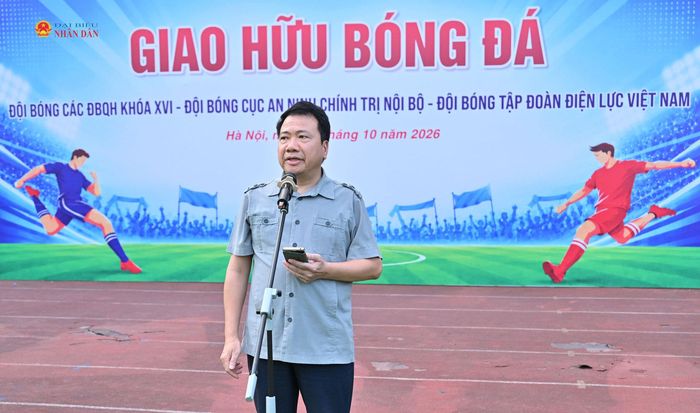 Phó Chủ nhiệm Ủy ban Pháp luật và Tư pháp Ngô Trung Thành phát biểu khai mạc.