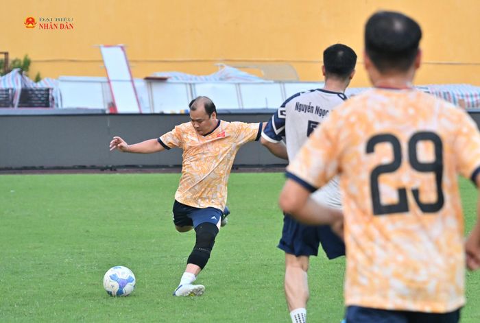 Những đường bóng đẹp mắt cùng các pha phối hợp nhuần nhuyễn đã mang đến nhiều tình huống hấp dẫn trên sân cỏ.