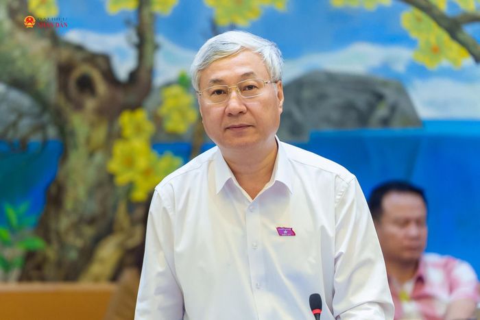 ĐBQH Trần Văn Lâm (TP. Bắc Ninh) phát biểu thảo luận. Ảnh: Phạm Thắng