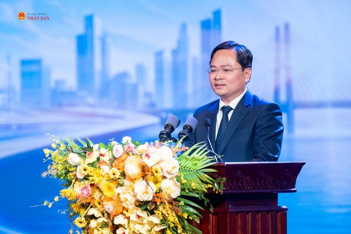 Chủ tịch Tổng Liên đoàn Lao động Việt Nam Nguyễn Anh Tuấn phát biểu tại Lễ tuyên dương