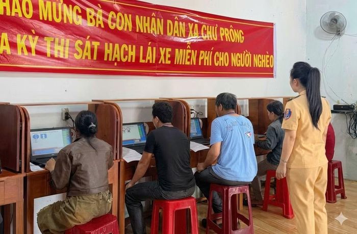 Một buổi thi lấy giấy phép lái xe của người dân trên địa bàn tỉnh Gia Lai.