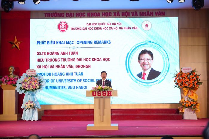 GS.TS Hoàng Anh Tuấn cho rằng, khoa học xã hội và nhân văn không đứng bên lề của tiến trình phát triển khoa học – công nghệ.