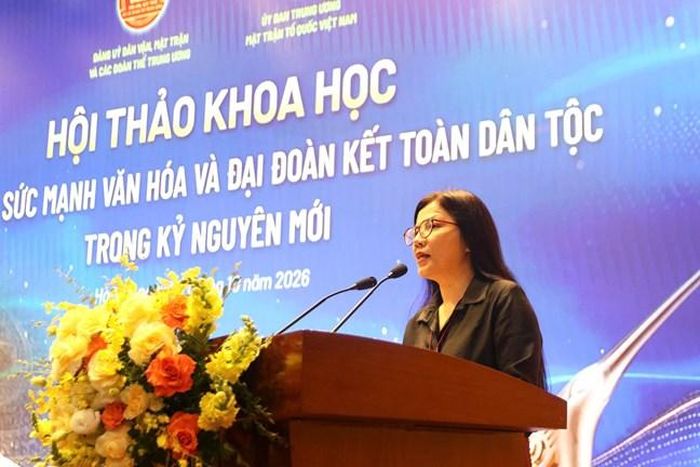 Tiến sĩ Trần Thị Phương Lan - Vụ trưởng Vụ Văn hóa - Văn nghệ Ban Tuyên giáo Trung ương phát biểu tại Hội thảo