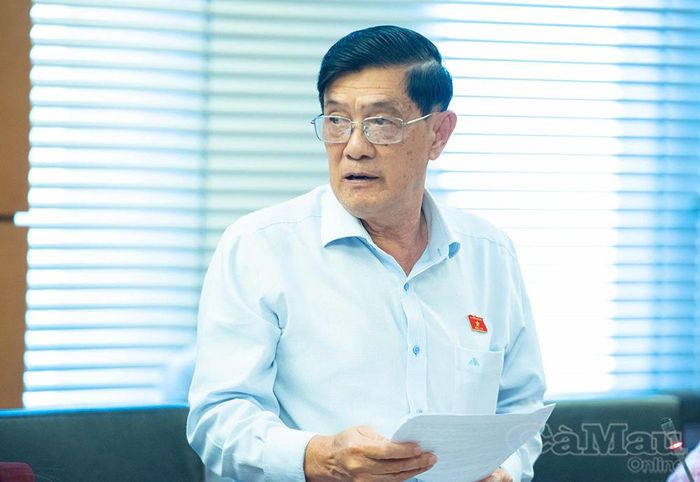 Đại biểu Trương Dũng Tiến, Phó Chủ tịch Uỷ ban MTTQ Việt Nam tỉnh Cà Mau, Chủ tịch Hội Cựu Chiến binh tỉnh, đề xuất nâng cao hiệu quả cảnh báo, thu hồi thực phẩm không an toàn và phát huy vai trò giám sát của các đoàn thể ở cơ sở.