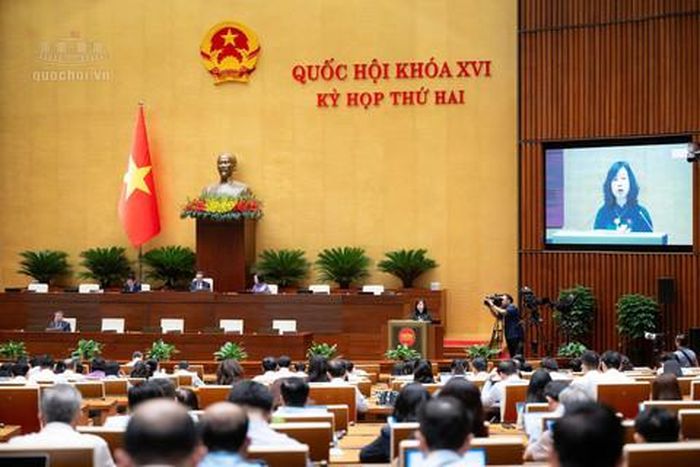 Quang cảnh phiên họp