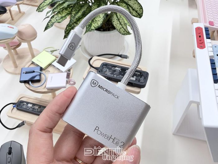  Khu vực dành cho Mobile Accessories 