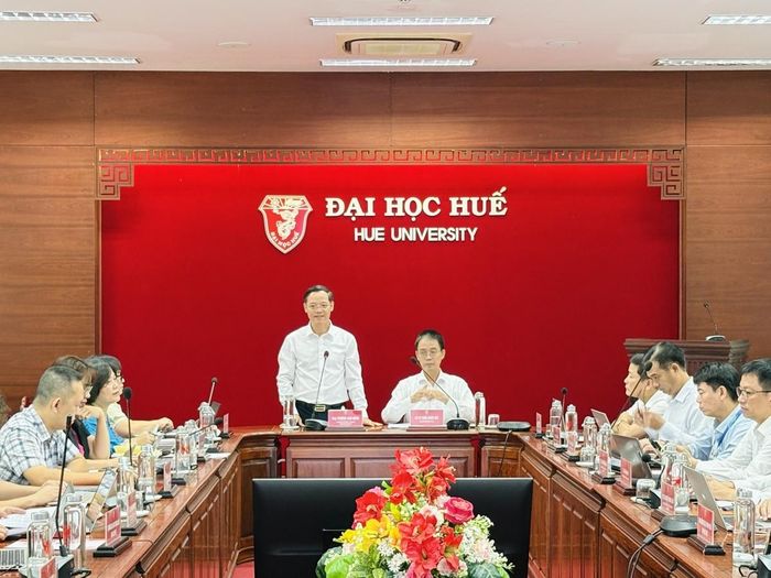 Ông Trương Anh Dũng, Vụ trưởng Vụ Kế hoạch - Tài chính, Bộ GD&ĐT phát biểu tại buổi làm việc.