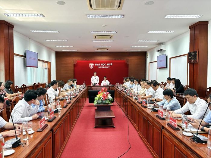 Bộ GD&ĐT khảo sát cơ chế phát triển đại học tinh hoa tại Đại học Huế.