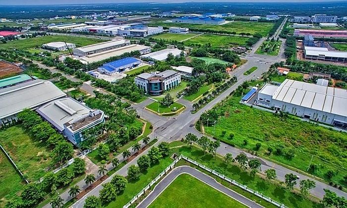 Thị trường bất động sản khu công nghiệp kỳ vọng khởi sắc trong nửa cuối năm 2026 nhờ dòng vốn FDI và nhu cầu thuê đất tăng, tạo động lực tăng trưởng cho các doanh nghiệp sở hữu quỹ đất lớn.
