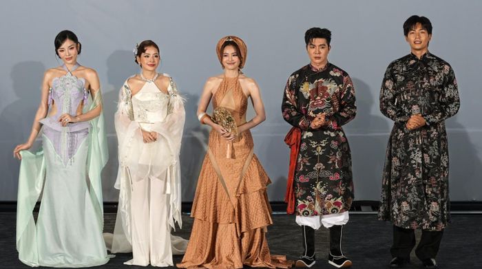 Dàn diễn viên chính của “Chị chị em em 3”.
