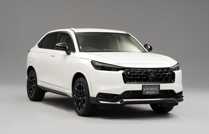 Honda HR-V 2027 được bổ sung thêm gói trang trí Black Sport Style, mang lại cho xe một phong cách mạnh mẽ hơn.