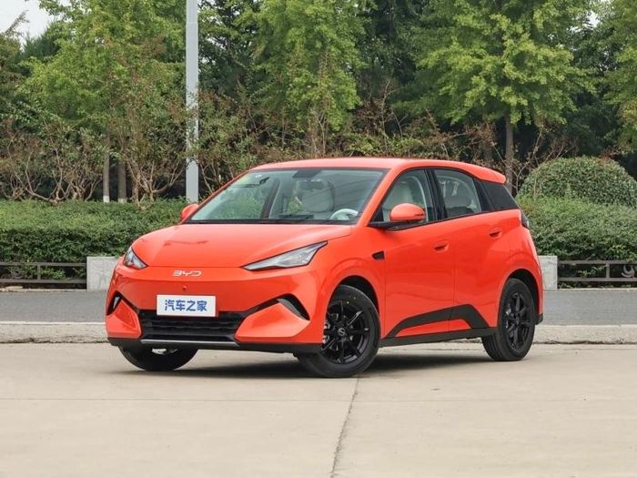BYD Dolphin 2027 được trang bị công nghệ Flash Charging cho phép sạc từ 10% lên 70% trong vòng 5 phút.