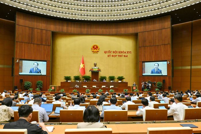 Quang cảnh phiên họp sáng 24/10.