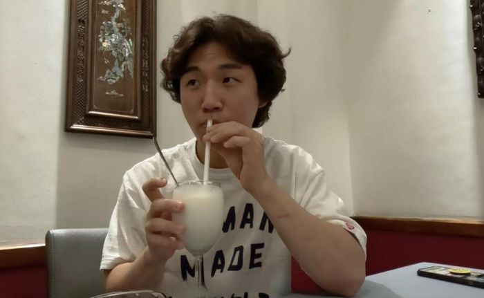 Daesung mê mẩn các món ăn Việt Nam.