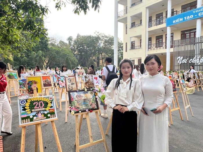 Sinh viên Khoa Ngữ văn hôm nay - thế hệ tiếp nối truyền thống, góp phần lan tỏa các giá trị học thuật và nhân văn của Khoa trong giai đoạn mới.