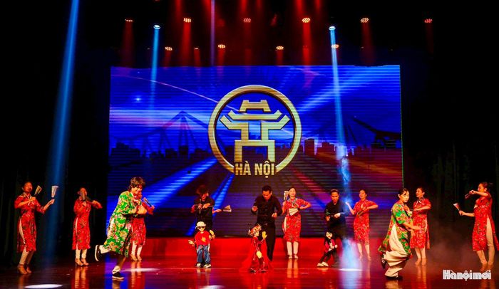 Liên hoan còn có sự xuất hiện của 4 đơn vị ngoài công lập khẳng định sức sống mới, góp phần xóa bỏ tư duy trì trệ của cơ chế bao cấp.