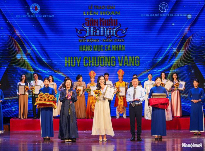 Ban tổ chức trao 23 Huy chương Vàng cho các cá nhân.