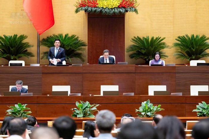 Phó Chủ tịch Quốc hội Nguyễn Hồng Diên điều hành phiên họp sáng 24-10. Ảnh: Quochoi.vn