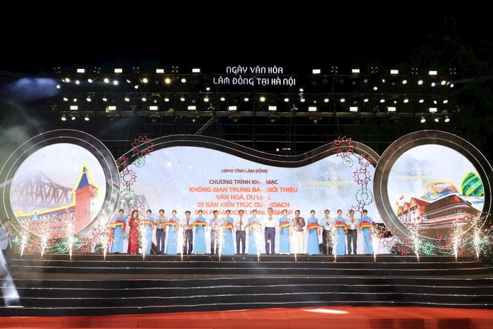 Ngày Văn hóa Lâm Đồng tại Hà Nội diễn ra vào tháng 5-2025. Ảnh: LQ