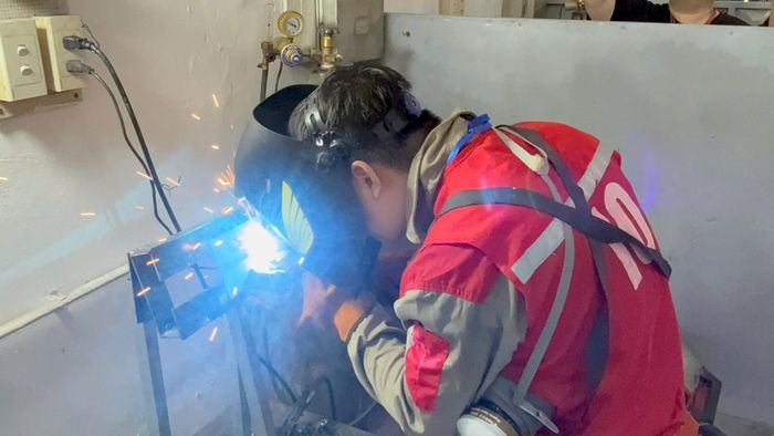 Cơ hội việc làm luôn mở rộng đối với những người thợ tay nghề cao. Ảnh: Công Chính