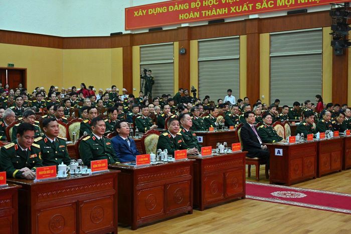 Các đại biểu dự buổi lễ. Ảnh: PV.