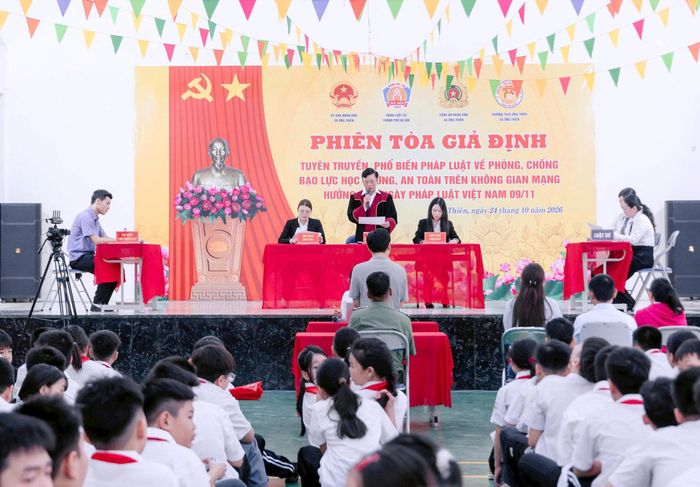 Quang cảnh phiên toà giả định. Ảnh: Cao Hồng