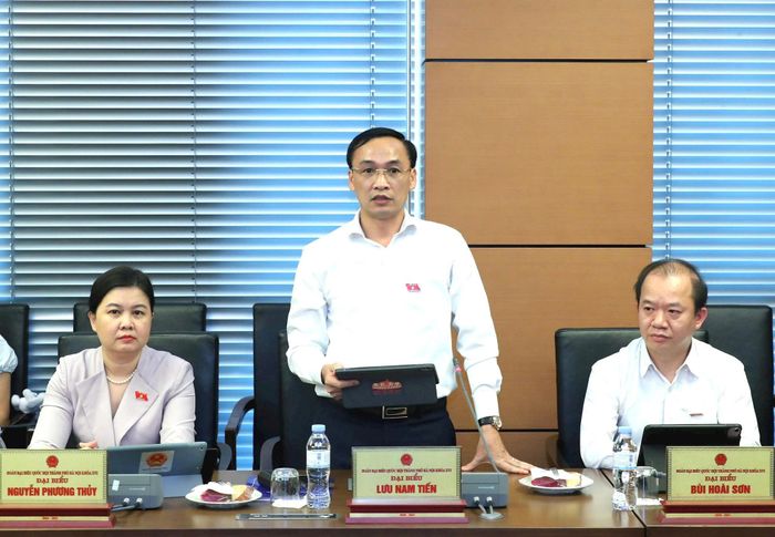 Đại biểu Lưu Nam Tiến (Đoàn Hà Nội) phát biểu. Ảnh: Như Ý
